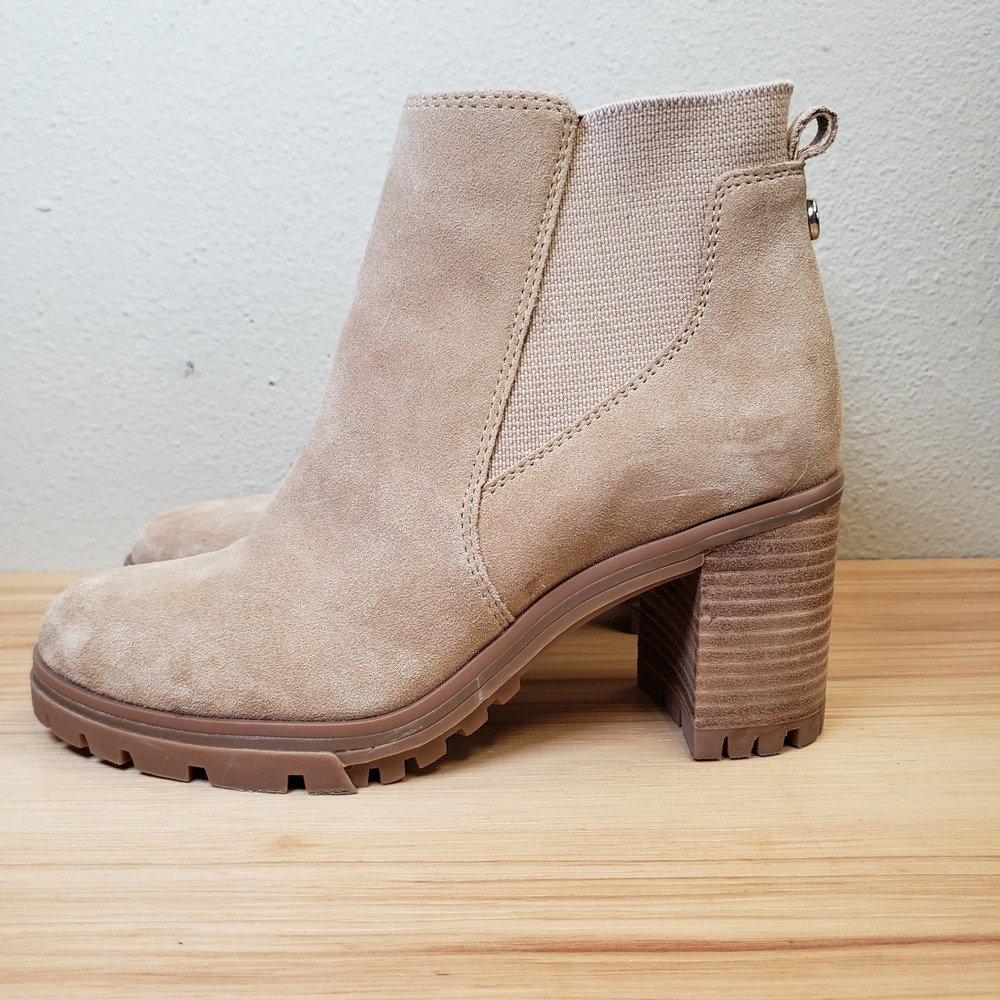 Vince Camuto Dustelie Stacked Heel Ankle Boots Booties Beige Suede Fall Staple